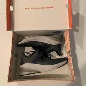 Fabletics Sneaker, Palms Performance, NightShade Size 6.5